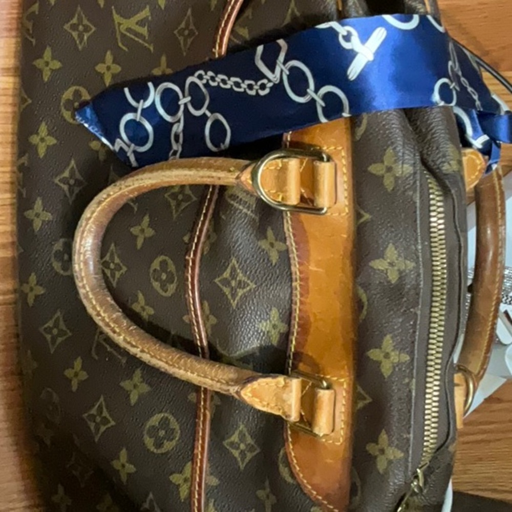 Use Luxe Louis Vuitton  bag water spotted minor scratches final sale - Picture 3 of 3